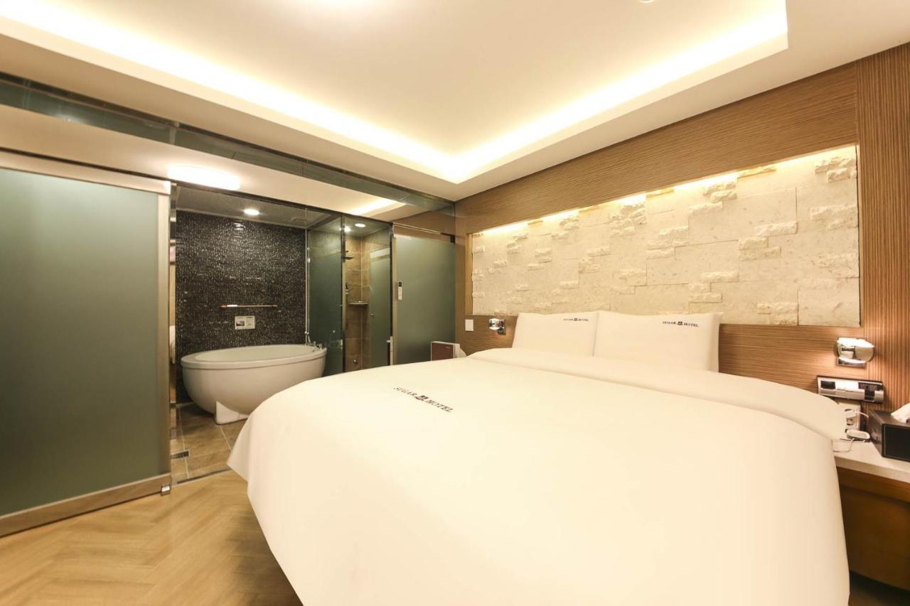 Sugar Hotel Gyeongju Exterior photo